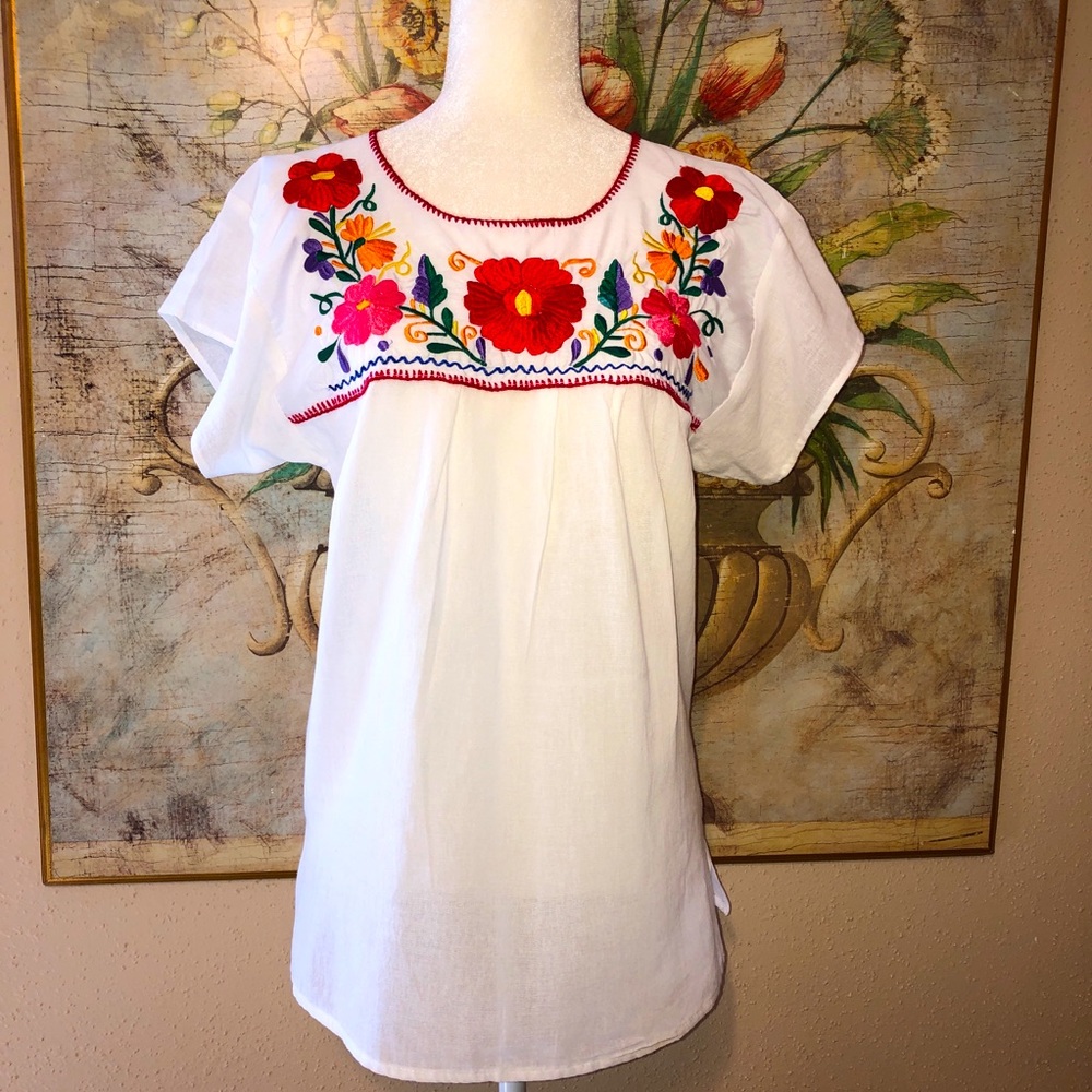 Sz L Mexican White Floral Embroidered S/S Shirt
